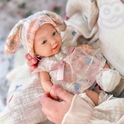 WOOPIE ROYAL Lalka Bobas 24 cm w Sukience i Czapeczce Króliczka